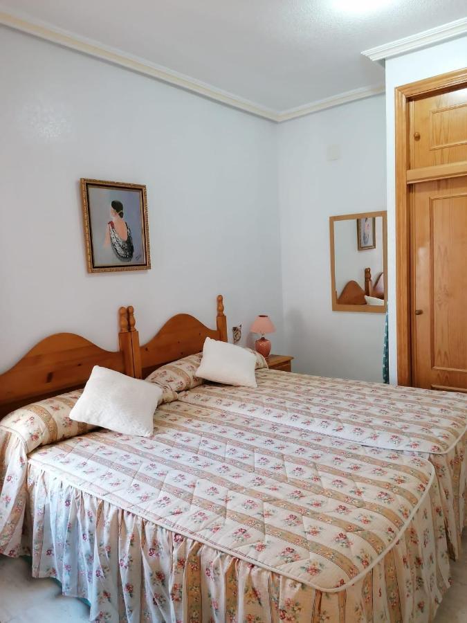 Gemuetliche Ferienwohnung In Torrevieja Ca100M Vom Strand Playa Del Cura Entfernt Extérieur photo