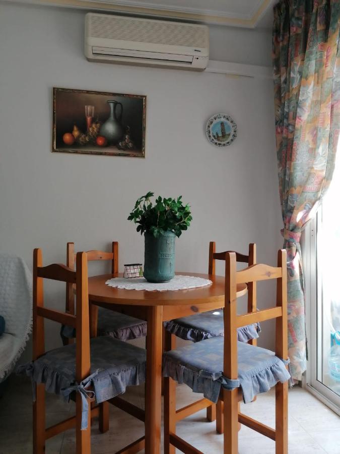 Gemuetliche Ferienwohnung In Torrevieja Ca100M Vom Strand Playa Del Cura Entfernt Extérieur photo