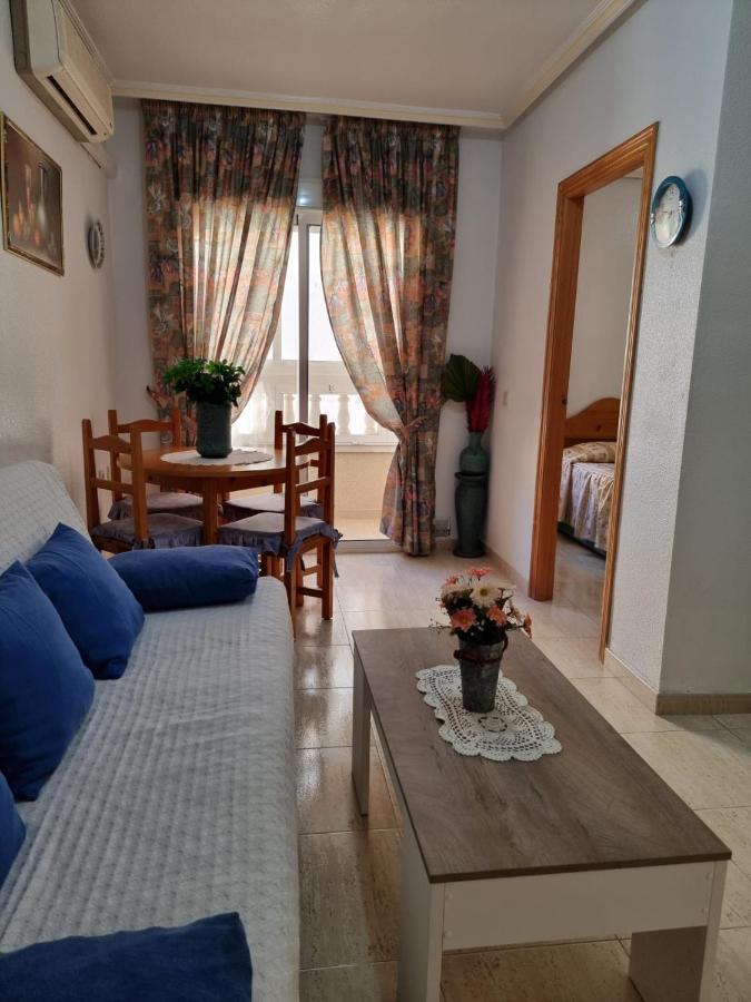 Gemuetliche Ferienwohnung In Torrevieja Ca100M Vom Strand Playa Del Cura Entfernt Extérieur photo