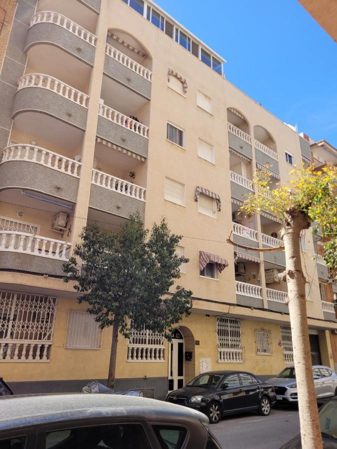 Gemuetliche Ferienwohnung In Torrevieja Ca100M Vom Strand Playa Del Cura Entfernt Extérieur photo